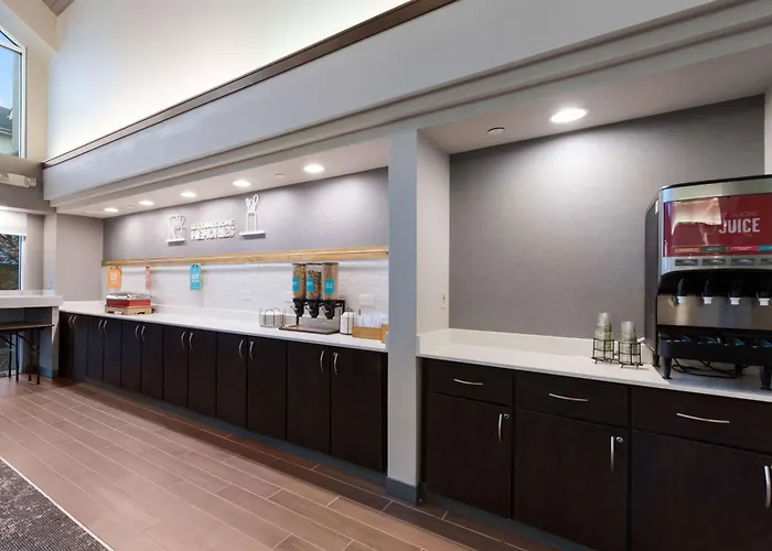 Hampton Inn & Suites Chicago-Hoffman Estates